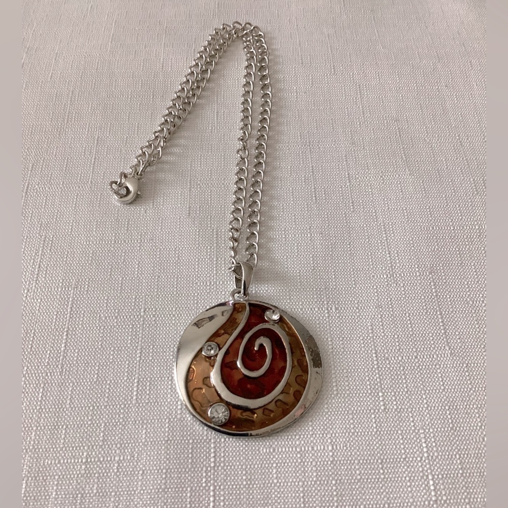 Silver Tone Swirl Pendant Necklace